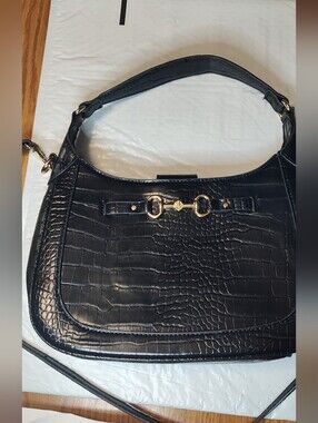 Anne Klein Black purse with Textured Croc pattern. EUC. Gold hardware.